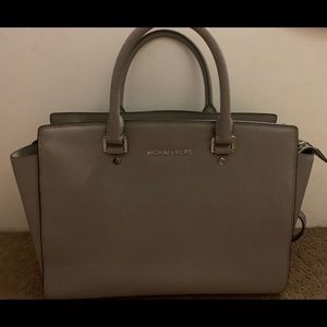 Michae Kors purse